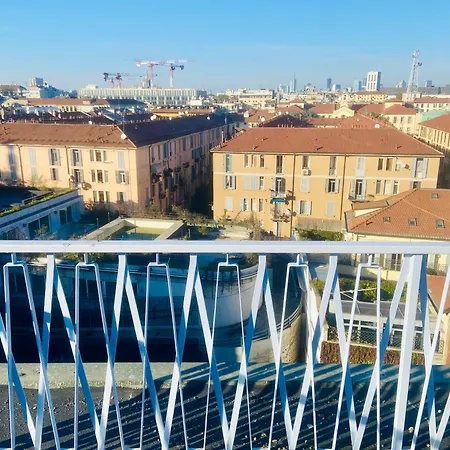 Charming Attico Vista Duomo 아파트 *