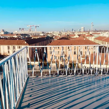 Charming Attico Vista Duomo 아파트