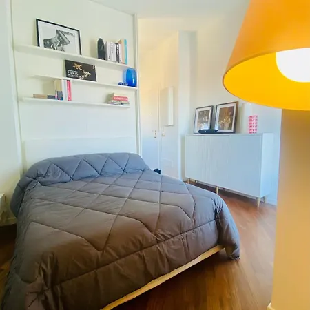 Charming Attico Vista Duomo 아파트 밀라노