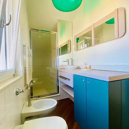 Charming Attico Vista Duomo 아파트 밀라노